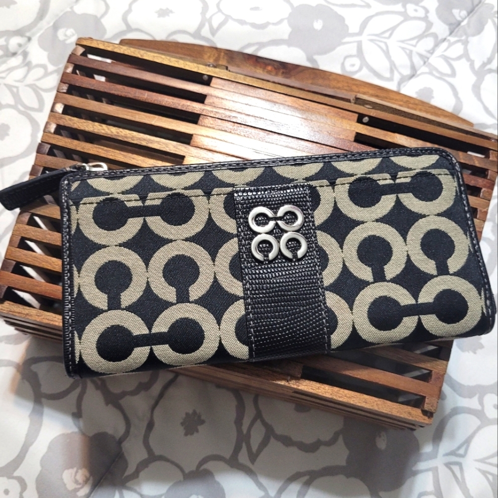 Coach Julia Op Art Signature Logo Accordion Zip Around Luxury Designer Wallet